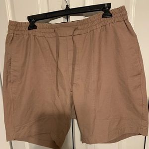 Lululemon- Men’s khaki denim style flat front drawstring shorts size XL- brown